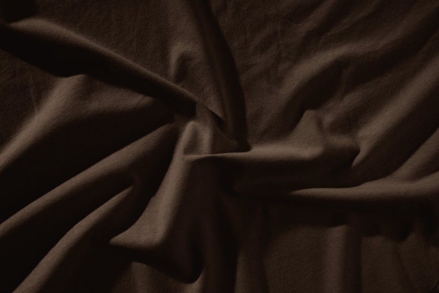 Čaršav u boji na razvlačenje Čaršav Klinmam Home Jersey, boja braon, 90x200 cm 1 Klinmam Jersey čaršavi su napravljeni od prvoklasnih finih prediva. Savršeno su mekani i veoma prijatni na dodir.