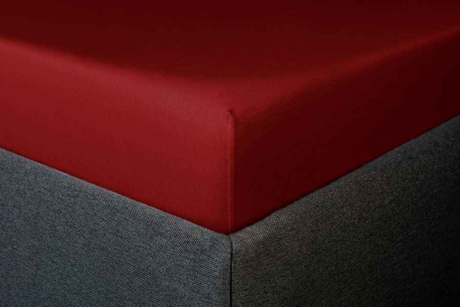 Klinmam Jersey čaršavi su napravljeni od prvoklasnih finih prediva. Savršeno su mekani i veoma prijatni na dodir.