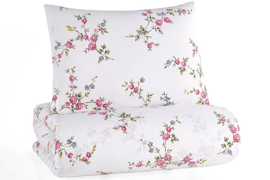 Posteljina je prijatna na dodir, savršeno odvodi vlagu i teško se gužva.