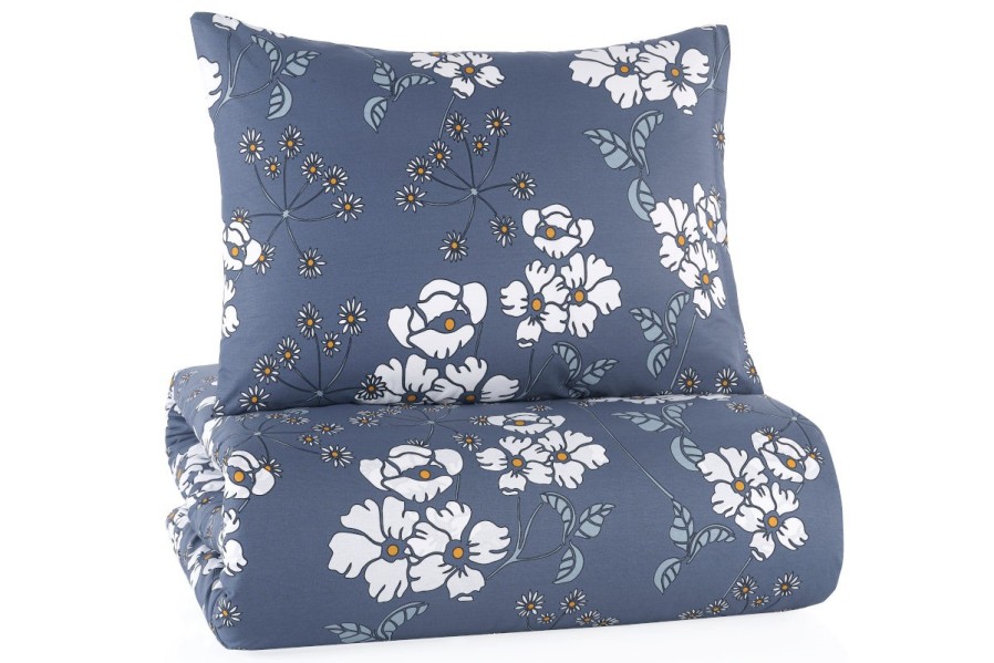 Posteljina je prijatna na dodir, savršeno odvodi vlagu i teško se gužva.