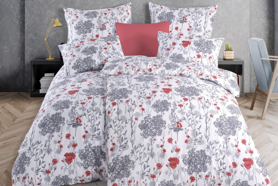 Posteljina je prijatna na dodir, savršeno odvodi vlagu i teško se gužva.