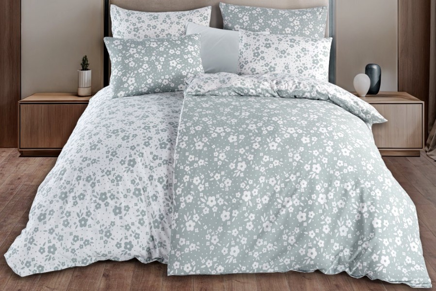 Posteljina je prijatna na dodir, savršeno odvodi vlagu i teško se gužva.