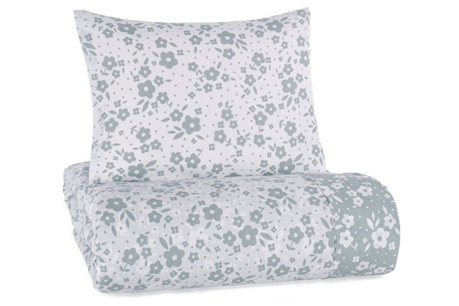 Posteljina je prijatna na dodir, savršeno odvodi vlagu i teško se gužva.