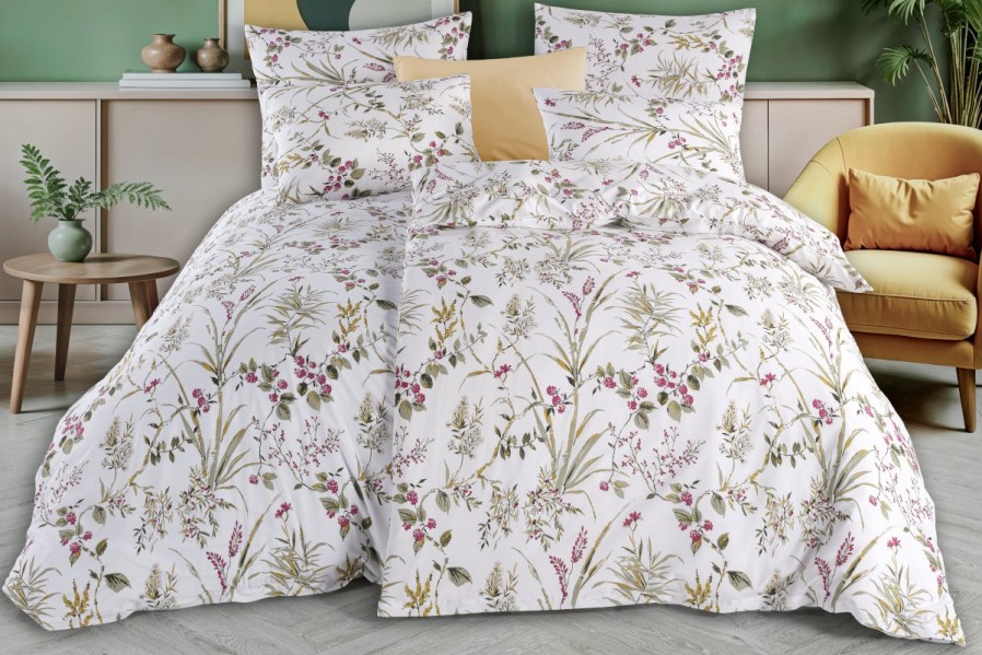 Posteljina je prijatna na dodir, savršeno odvodi vlagu i teško se gužva.