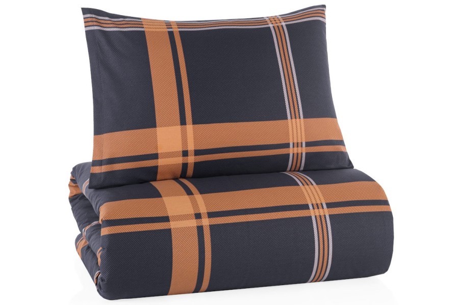 Posteljina je prijatna na dodir, savršeno odvodi vlagu i teško se gužva.