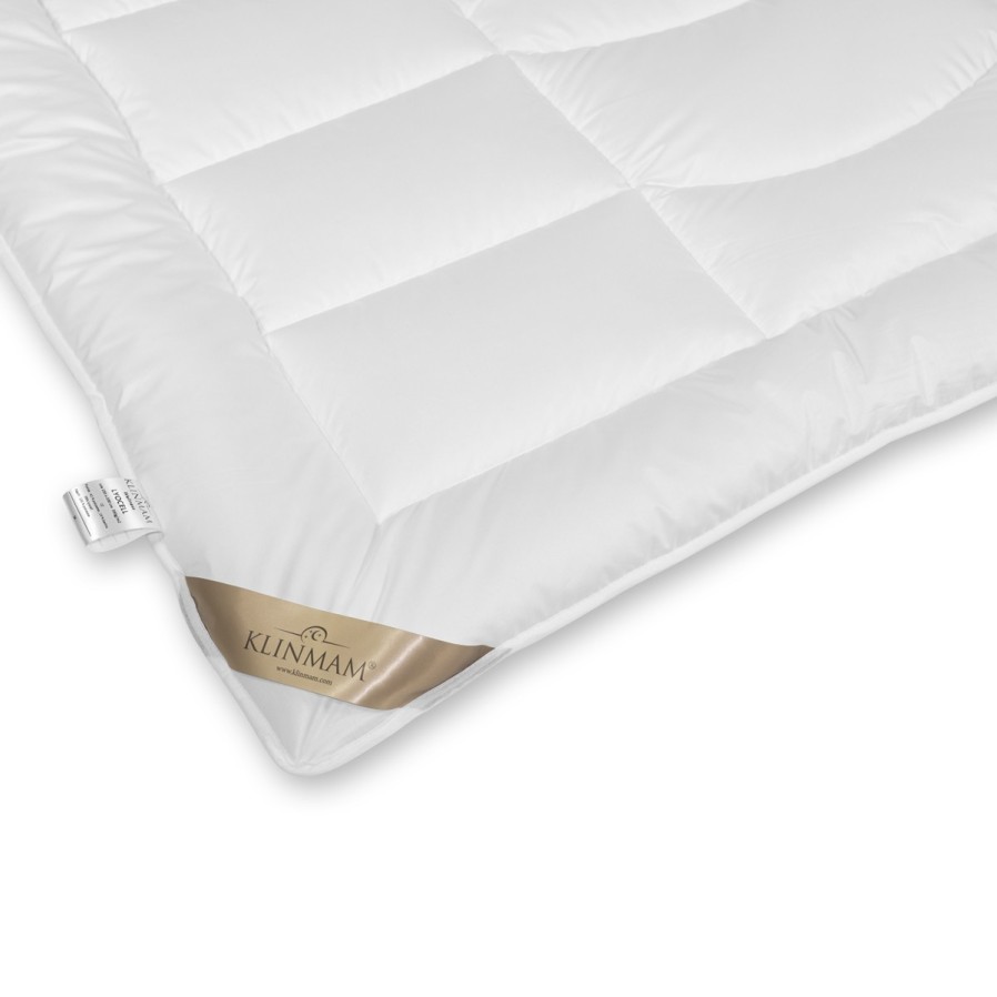 Prekrivač sa uklanjanjem vlage Lyocell Aerelle®  može da se koristi tokom cele godine, 135x200 cm 2 Prirodna lyocell tkanina u posteljini Klinmam Home Lyocell Aerelle® nudi jedinstven nivo udobnosti za vaš san. Površinska tkanina od lyocella ima odlične termoregulacione sposobnosti (hladi leti, greje zimi), meka je na dodir i tokom ležanja. Takođe se ističe po svojoj sposobnosti upijanja, koja je otprilike 50% veća od one kod klasičnog pamuka. Zbog toga je pogodan za osobe sa povećanim znojenjem i sportiste.