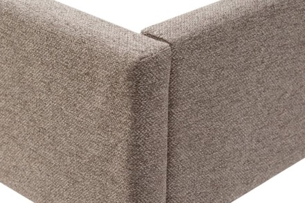 Klinmam Comfort Borneo je moderan tapacirani krevet koji kombinuje jednostavan, ali prepoznatljiv dizajn sa praktičnim funkcijama koje ćete oceniti u svakodnevnom životu.