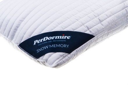 Klasični jastuk sa memorijskim efektom za sve položaje spavanja Snow Memory, 72x42 cm 2 Zahvaljujući svom obliku, jastuk Snow Memory je idealan za sve položaje spavanja.