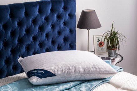 Klasični jastuk sa memorijskim efektom za sve položaje spavanja Snow Memory, 72x42 cm 3 Zahvaljujući svom obliku, jastuk Snow Memory je idealan za sve položaje spavanja.