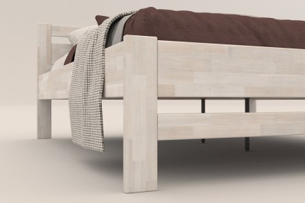 Krevet Emili je veoma popularan krevet koji će se uklopiti i u dečiju i spavaću sobu. Savršen miris drveta stvara divnu atmosferu u prostoriji, koja će biti idealna za spavanje