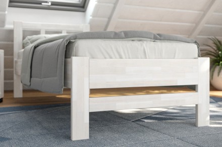 Singl drveni krevet Bety, izvođenje BO102 bela, 120x200 cm 3 Da li volite miris drveta? Onda je ovaj masivni krevet savršen izbor za vas, jer je napravljen od najkvalitetnijeg drveta bukve i hrasta.
