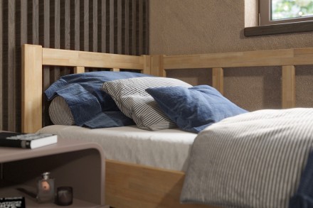 Da li volite miris drveta? Onda je ovaj masivni krevet savršen izbor za vas, jer je napravljen od najkvalitetnijeg drveta bukve i hrasta.