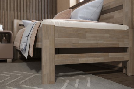 Krevet Emily je veoma popularan krevet za jednu osobu koji će se uklopiti i u dečiju i spavaću sobu. Savršen miris drveta stvara divnu atmosferu u prostoriji, koja će biti idealna za spavanje.