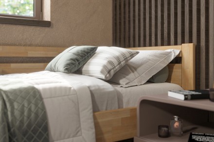 Krevet Emily je veoma popularan krevet za jednu osobu koji će se uklopiti i u dečiju i spavaću sobu. Savršen miris drveta stvara divnu atmosferu u prostoriji, koja će biti idealna za spavanje.