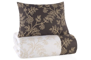 Posteljina je prijatna na dodir, savršeno odvodi vlagu i teško se gužva.