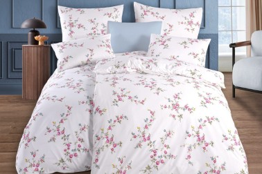 Posteljina je prijatna na dodir, savršeno odvodi vlagu i teško se gužva.