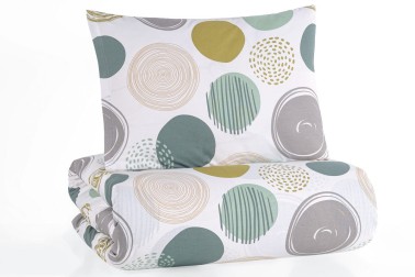 Posteljina je prijatna na dodir, savršeno odvodi vlagu i teško se gužva.